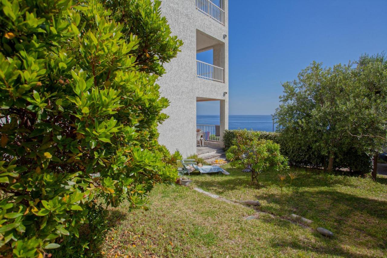 Casa L'Alivi Apartman Luri Kültér fotó